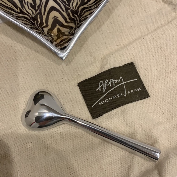 Michael Aram🤎🖤Hand Forged Zebra Heart Shaped Dish Bowl w/Silver Serving Spoon - Picture 9 of 16